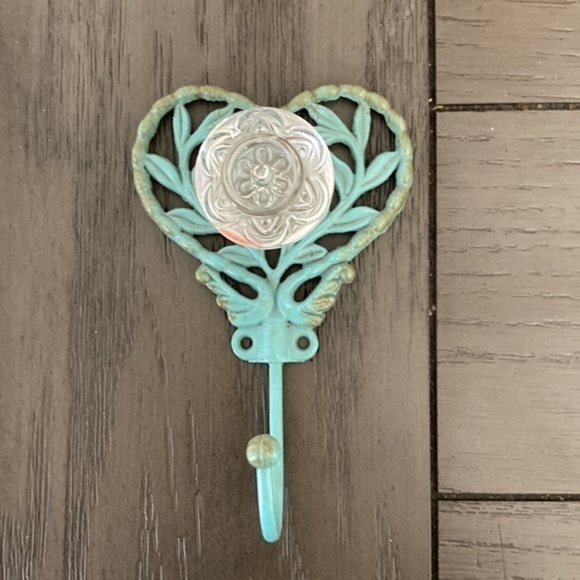 Green Heart Robe Hook - Picture 1 of 3